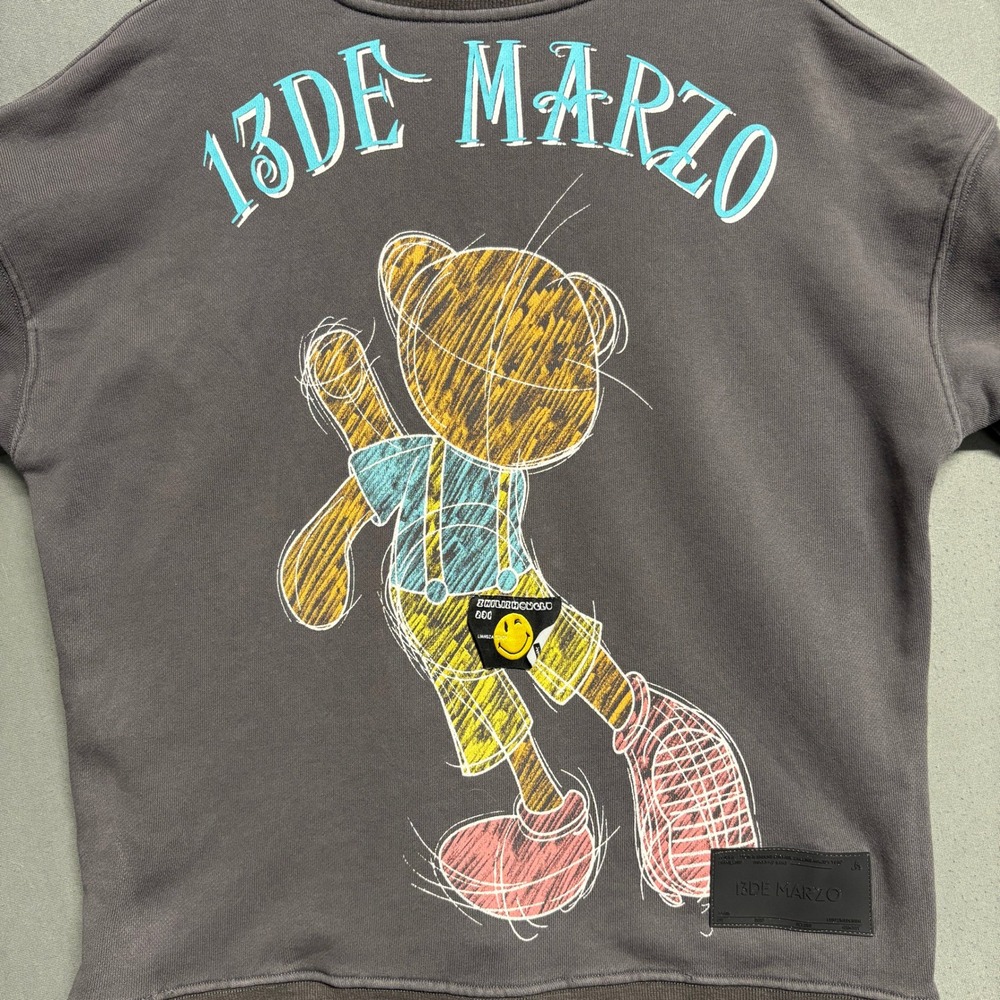 13De Marzo Bear Graphic Sweatshirt Mens Medium Faded Black Excellent Crayon Art - Picture 9 of 16